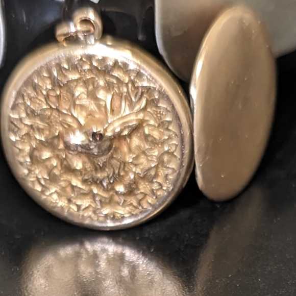 Antique S&BL Tested 18k Gold Plate Elk Floral Locket (Without Rhinestone Eye) - Picture 3 of 6